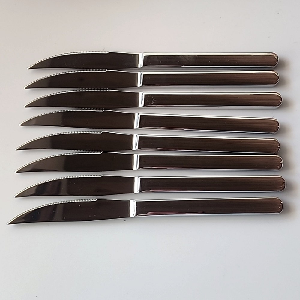 NEW Vintage, Wüsthof 8 Serrated Steak Knives. - Picture 7 of 15